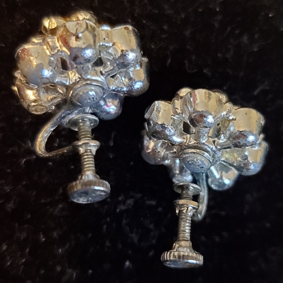 La Rue clips vintage AB stones flower screw back earrings - Picture 7 of 11